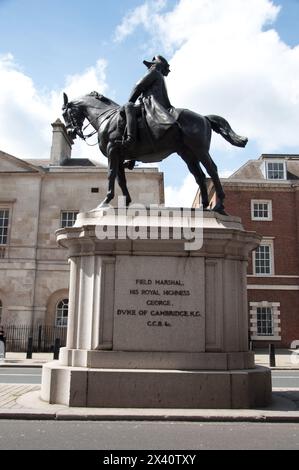 Statue équestre du maréchal, son Altesse Royale George, duc de Cambridge, C.C., Whitehall, ville de Westminster, Londres, Royaume-Uni. Banque D'Images