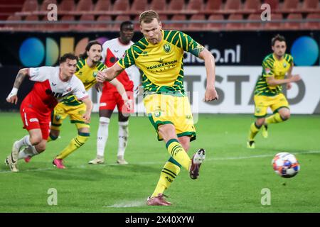 Utrecht, pays-Bas. 29 avril 2024. UTRECHT, 29-04-2024, stade Galgenwaard, Keuken Kampioen Divisie, football néerlandais, saison 2023/2024, pendant le match Jong Utrecht - ADO, le joueur ADO Den Haag Henk Veerman marque 0-1 (pénalité) crédit : Pro Shots/Alamy Live News Banque D'Images