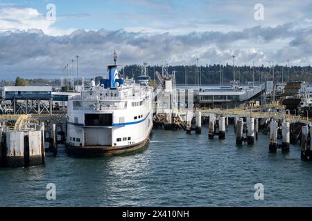 Ferry se trouve dans un port côtier ; Tsawwassen, Colombie-Britannique, Canada Banque D'Images