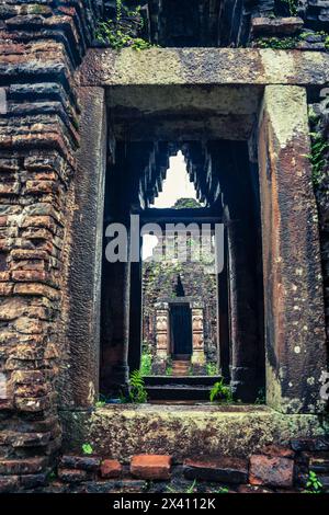 Ruines des temples hindous de Shaiva dans le centre du Vietnam Banque D'Images