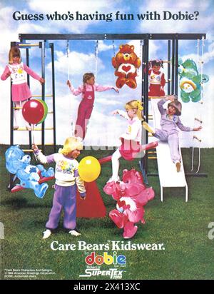 1984 Care Bears annonce de vêtements pour enfants Banque D'Images