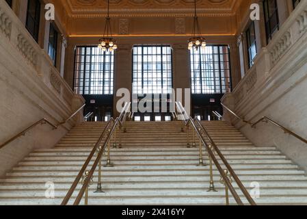 Chicago, Illinois - États-Unis - 24 avril 2024 : intérieur de l'historique Union Station à Chicago, Illinois, États-Unis. Banque D'Images