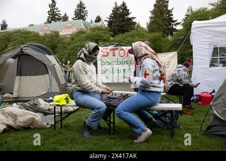 Les étudiants de l'Université de Washington commencent à camper sur University Quad à l'appui de la Palestine Banque D'Images