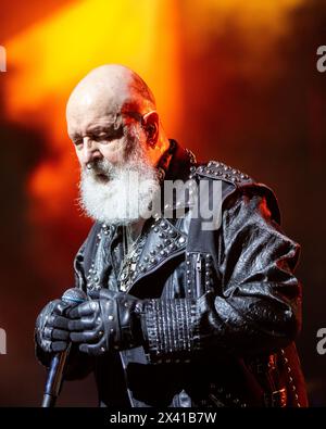 28 avril 2024, Indianapolis, Indiana, États-Unis : Rob Halford de Judas Priest se produit à l'Everwise Amphitheater au White River State Park à Indianapolis le 28 avril 2024. (Crédit image : © Lora Olive/ZUMA Press Wire) USAGE ÉDITORIAL SEULEMENT! Non destiné à UN USAGE commercial ! Banque D'Images