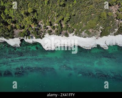 vue aérienne de la côte des rugges de monte conero près de numana Banque D'Images