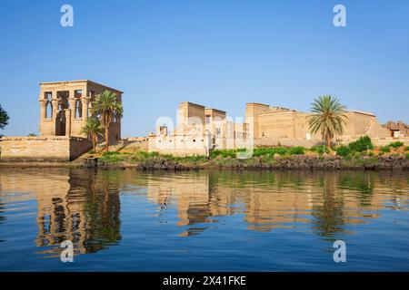 Vue panoramique du complexe du temple Philae (un site du patrimoine mondial de l'UNESCO) sur l'île d'Agilkia (Nubie), Egypte Banque D'Images