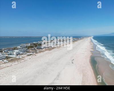 Vue sur les maisons de luxe le long de la plage dans les Hamptons long Island New York Banque D'Images