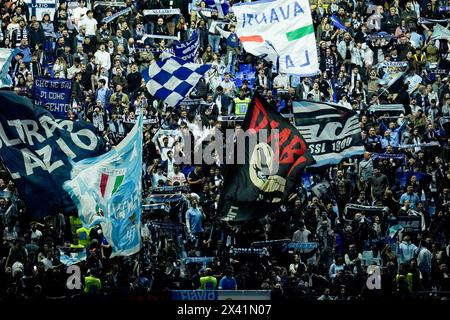 Rome, Italie. 27 avril 2024. Supporters du SS Lazio lors du match de Serie A TIM entre le SS Lazio et le Hellas Vérone au Stadio Olimpico le 27 avril 2024 à Rome, Italie. Crédit : Giuseppe Maffia/Alamy Live News Banque D'Images