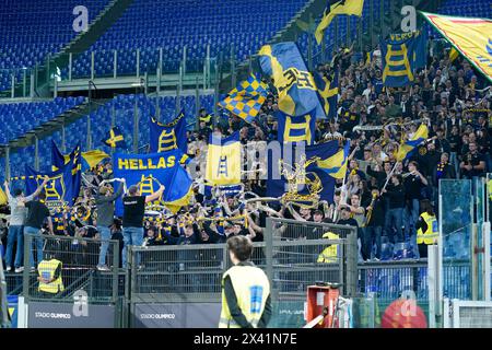 Rome, Italie. 27 avril 2024. Supporters de Hellas Vérone lors du match de Serie A TIM entre le SS Lazio et le Hellas Vérone au Stadio Olimpico le 27 avril 2024 à Rome, Italie. Crédit : Giuseppe Maffia/Alamy Live News Banque D'Images