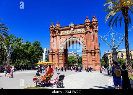BARCELONE, ESPAGNE- 31 MAI 2019 : Arc de Triomphe de Barcelone. L'arc de triomphe a été construit comme porte principale pour l'exposition universelle de Barcelone de 1888 par Josep Vilasec Banque D'Images