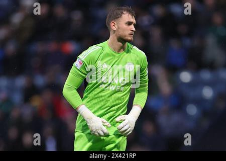 Deepdale, Preston le lundi 29 avril 2024. Jakub Stolarczyk de Leicester City lors du match du Sky Bet Championship entre Preston North End et Leicester City à Deepdale, Preston le lundi 29 avril 2024. (Photo : James Holyoak | mi News) crédit : MI News & Sport /Alamy Live News Banque D'Images