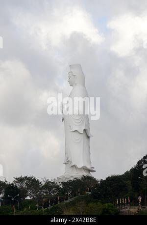 Une vue de la statue de Lady Buddha au son Tra Banque D'Images