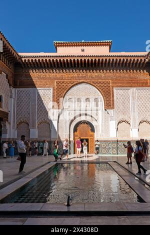 Marrakech, Maroc, 16 novembre 2024, magnifique décor à Medersa Ben Youssef Marrakech -école islamique historique à Marrakech, Afrique du Nord, Afrique Banque D'Images