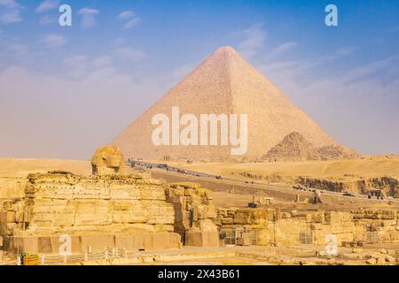 Giza, le Caire, Égypte. La Grande Pyramide de Gizeh, également connue sous le nom de Pyramide de Khufu. Banque D'Images