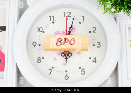 Text BPO Business Process Outsourcing inscription on the wooden blocks Banque D'Images