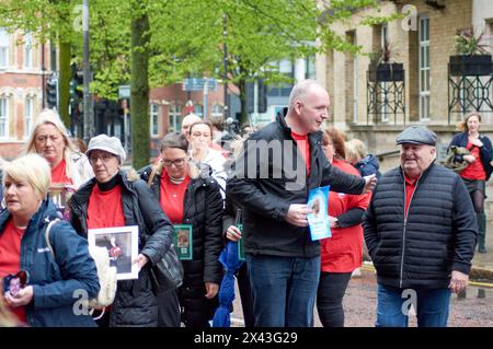 Belfast, Royaume-Uni 30 04 2024 ni Covid familles endeuillées arrivée. Début de l'enquête britannique sur la covid en Irlande du Nord au Clayton Hotel Belfast Belfast Northern Ireland Credit : HeadlineX/Alamy Live News Banque D'Images