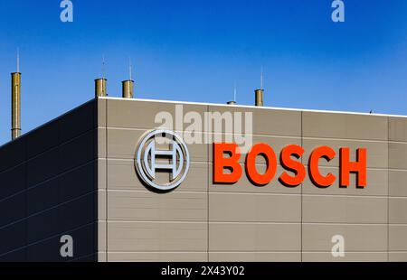 30.04.2024, Deutschland, Sachsen, Dresden, auf dem Foto das Firmenlogo an der Robert Bosch Semiconductor Manufacturing Dresden GmbH, Robert-Bosch-Ring 1, 01109 Dresde *** 30 04 2024, Allemagne, Saxe, Dresde, sur la photo le logo de la société Robert Bosch Semiconductor Manufacturing Dresden GmbH, Robert Bosch Ring 1, 01109 Dresde Banque D'Images