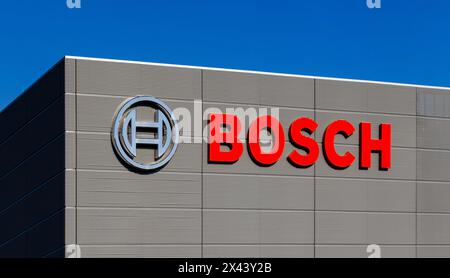 30.04.2024, Deutschland, Sachsen, Dresden, auf dem Foto das Firmenlogo an der Robert Bosch Semiconductor Manufacturing Dresden GmbH, Robert-Bosch-Ring 1, 01109 Dresde *** 30 04 2024, Allemagne, Saxe, Dresde, sur la photo le logo de la société Robert Bosch Semiconductor Manufacturing Dresden GmbH, Robert Bosch Ring 1, 01109 Dresde Banque D'Images