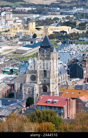 Le Tréport, France - septembre 11 2020 : l'église Saint-Jacques est une église catholique construite dans la seconde moitié du XVIe siècle sur la colline de l'Ove Banque D'Images