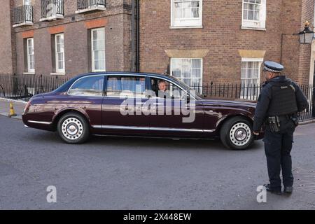 Londres, Royaume-Uni. 30 avril 2024. *** EXCLUSIF *** TARIFS SPÉCIAUX *** APPLICABLES *** 30/04/2024. Londres, Royaume-Uni. Le roi Charles III est vu quitter Clarence House à Westminster. Le Roi, qui est actuellement sous traitement contre le cancer, va reprendre ses fonctions publiques aujourd'hui. Crédit photo : Ben Cawthra/Sipa USA **PAS DE VENTES au Royaume-Uni** crédit : Sipa USA/Alamy Live News Banque D'Images