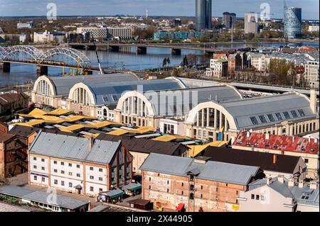 La vue depuis la plate-forme d'observation de l'Académie lettone des sciences, Riga, Lettonie Banque D'Images