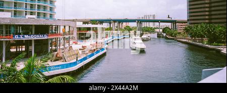 Miami River depuis SW 2nd Ave Bridge, Miami, Floride, États-Unis Banque D'Images