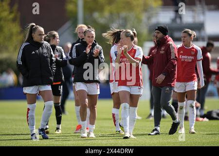 Everton FC v Arsenal FC Barclays Womens Super League WALTON HALL PARK STADIUM, ANGLETERRE - 28 avril 2024 les joueurs d'Arsenal applaudissent les fans à la fin du match de Super League féminine Barclays entre Everton FC et Arsenal FC au Walton Hall Park Stadium le 28 avril 2024 à Liverpool Angleterre. (Photo Alan Edwards) Banque D'Images