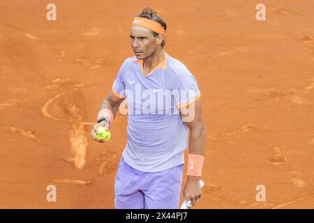 Rafael Nadal jouait au tennis sur terre battue en Espagne en 2024 Banque D'Images