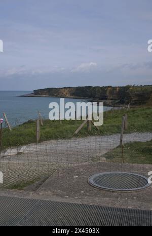 Cricqueville-en-Bessin, France - 23 avril 2024 : batterie allemande de la pointe du hoc à Cricqueville-en-Bessin pendant la seconde Guerre mondiale. Ils luttent contre US R Banque D'Images