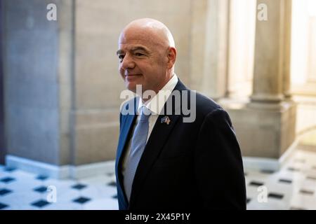 Washington, États-Unis. 30 avril 2024. Le Président de la FIFA Gianni Infantino traverse le Capitole des États-Unis, à Washington, DC, le mardi 30 avril, 2024.(Graeme Sloan/Sipa USA) crédit : Sipa USA/Alamy Live News Banque D'Images