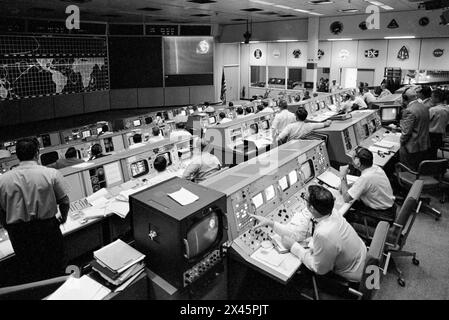 NASA Mission Control Center le premier jour de la mission Apollo 10 en orbite lunaire le 18 mai 1969 Banque D'Images