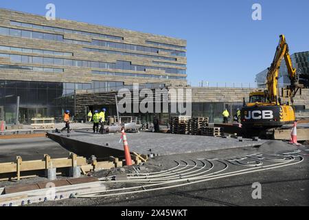 Bâtiment en construction près du Harpa à Reykjavik, Islande. Banque D'Images