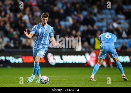 Coventry, Royaume-Uni. 30 avril 2024. Ben Sheaf de Coventry City réagit au Sky Bet Championship match Coventry City vs Ipswich Town à Coventry Building Society Arena, Coventry, Royaume-Uni, 30 avril 2024 (photo par Gareth Evans/News images) à Coventry, Royaume-Uni le 30/04/2024. (Photo de Gareth Evans/News images/SIPA USA) crédit : SIPA USA/Alamy Live News Banque D'Images