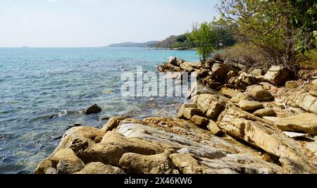 plage ao wai sur l'île de koh samet en thaïlande Banque D'Images