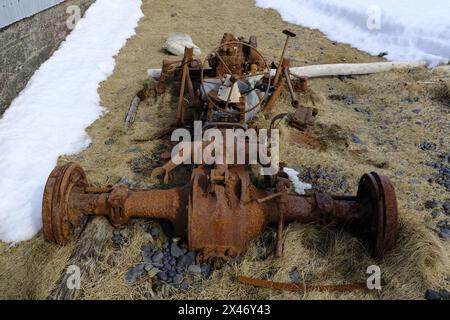 Vieux tracteur près du phare Malariff en Islande Banque D'Images