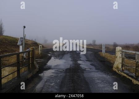 Pont suspendu de Laugaras sur la rivière Hvítá, Islande Banque D'Images