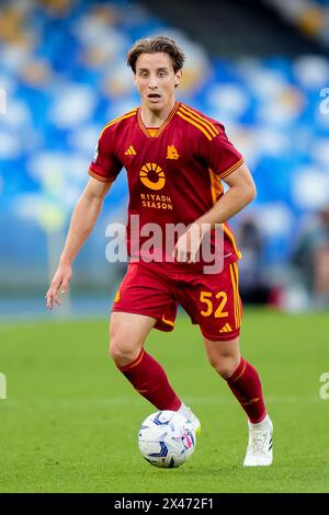 Naples, Italie. 28 avril 2024. Edoardo Bove de L'AS Roma lors de la série A TIM match entre la SSC Napoli et L'AS Roma au Stadio Diego Armando Maradona le 28 avril 2024 à Naples, Italie crédit : Giuseppe Maffia/Alamy Live News Banque D'Images