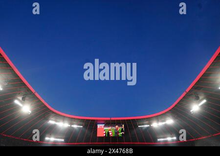 Munich, Allemagne. 30 avril 2024. Vue sur le stade Allianz lors du match de l'UEFA Champions League, demi-finale, première manche, entre le Bayern Munchen et le Real Madrid joué au stade Allianz le 30 avril 2024 à Munich, en Allemagne. (Photo de Bagu Blanco/PRESSINPHOTO) crédit : AGENCE SPORTIVE PRESSINPHOTO/Alamy Live News Banque D'Images