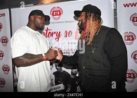 LONDRES, ANGLETERRE - AVRIL 30 : Adebayo Akinfenwa, Ortise Williams assiste à la soirée d'ouverture de 'The Story So Far' au Genesis Cinema | Mile End, Londres, Royaume-Uni. Crédit : Voir Li/Picture Capital/Alamy Live News Banque D'Images