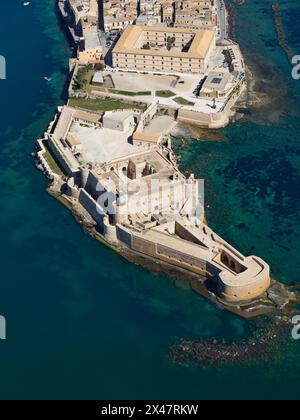 VUE AÉRIENNE. Château Maniace. Province de Syracuse, Sicile, Italie. Banque D'Images