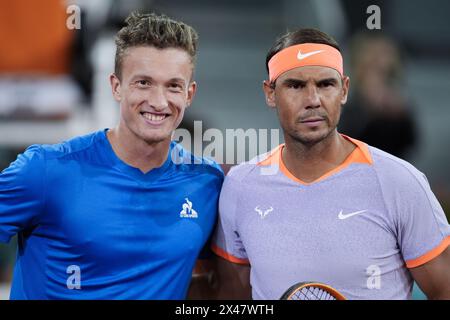 Jiri Lehecka de République tchèque et Rafael Nadal d'Espagne lors du Mutua Madrid Open 2024, ATP Masters 1000 et WTA 1000, tournoi de tennis le 30 avril 2024 à Caja Magica à Madrid, Espagne Banque D'Images