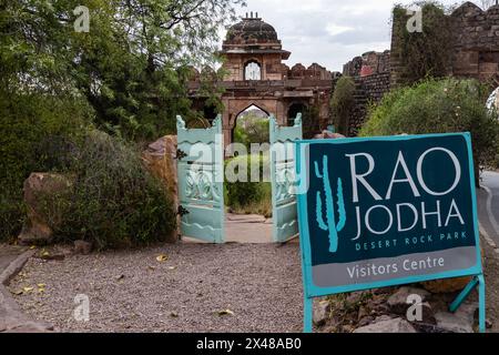 porte d'entrée artistique des sentiers de randonnée le soir à partir de l'image d'angle différent est prise à rao jodha parc mehrangarh fort jodhpur rajasthan inde. Banque D'Images