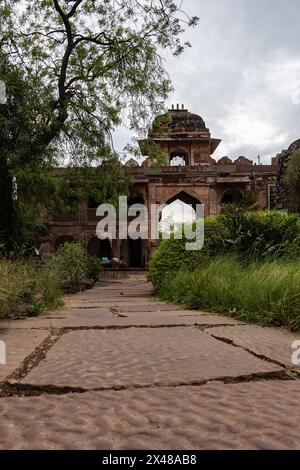 porte d'entrée artistique des sentiers de randonnée le soir à partir de l'image d'angle différent est prise à rao jodha parc mehrangarh fort jodhpur rajasthan inde. Banque D'Images