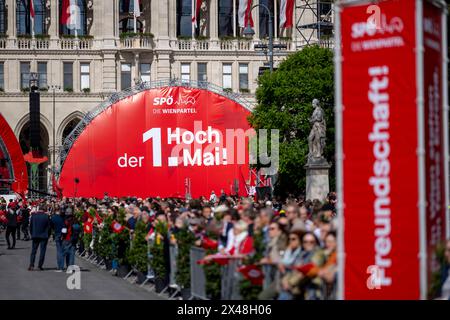 Vienne, Vienne, Autriche. 1er mai 2024. marche traditionnelle du 1er mai du SPOE sur la place de l'Hôtel de ville de Vienne. (Crédit image : © Andreas Stroh/ZUMA Press Wire) USAGE ÉDITORIAL SEULEMENT! Non destiné à UN USAGE commercial ! Banque D'Images