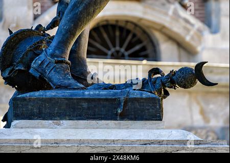 Statue de sculpture Don Alvaro de Bazan, Plaza de la Villa, Madrid, Espagne Banque D'Images