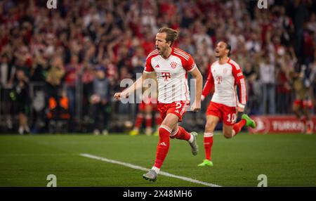 Munich, Allemagne. 30 avril 2024. Torjubel. Harry Kane (Muenchen) Leroy Sane (Muenchen) FC Bayern Munich - Real Madrid FC Bayern München - Real Madrid Banque D'Images