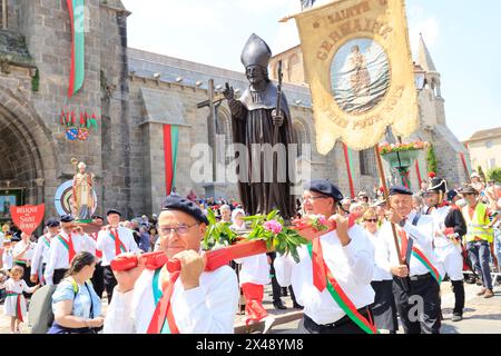 Le Dorat, France. Ostensions septenennales de Dorat qui célèbrent les reliques de Saint Israël et Saint Théobald. Les ostensions du Limousin sont une an religieuse Banque D'Images