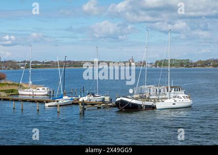 Bateaux, débarcadère, Arnis, la plus petite ville d'Allemagne, Schlei, Schleswig-Holstein, Allemagne Banque D'Images