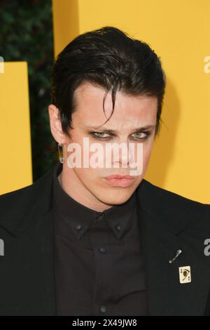 Los Angeles, États-Unis. 01 mai 2024. Yungblud à la première de The Fall Guy au Dolby Theatre, Los Angeles, CA, le 30 avril 2024. Crédit photo : Joseph Martinez/PictureLux crédit : PictureLux/The Hollywood Archive/Alamy Live News Banque D'Images