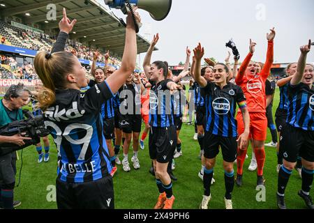 Leuven, Belgique. 01 mai 2024. Les joueuses de Bruges célèbrent après avoir remporté un match de football féminin entre Oud Heverlee Louvain et le Club Brugge YLA lors de la finale de la Coupe de Belgique, le mercredi 1 mai 2024 à Louvain, BELGIQUE . Crédit : Sportpix/Alamy Live News Banque D'Images